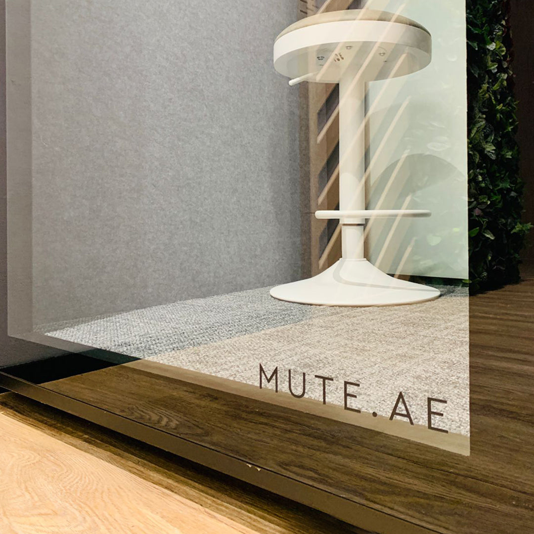 Mute small pod door detail