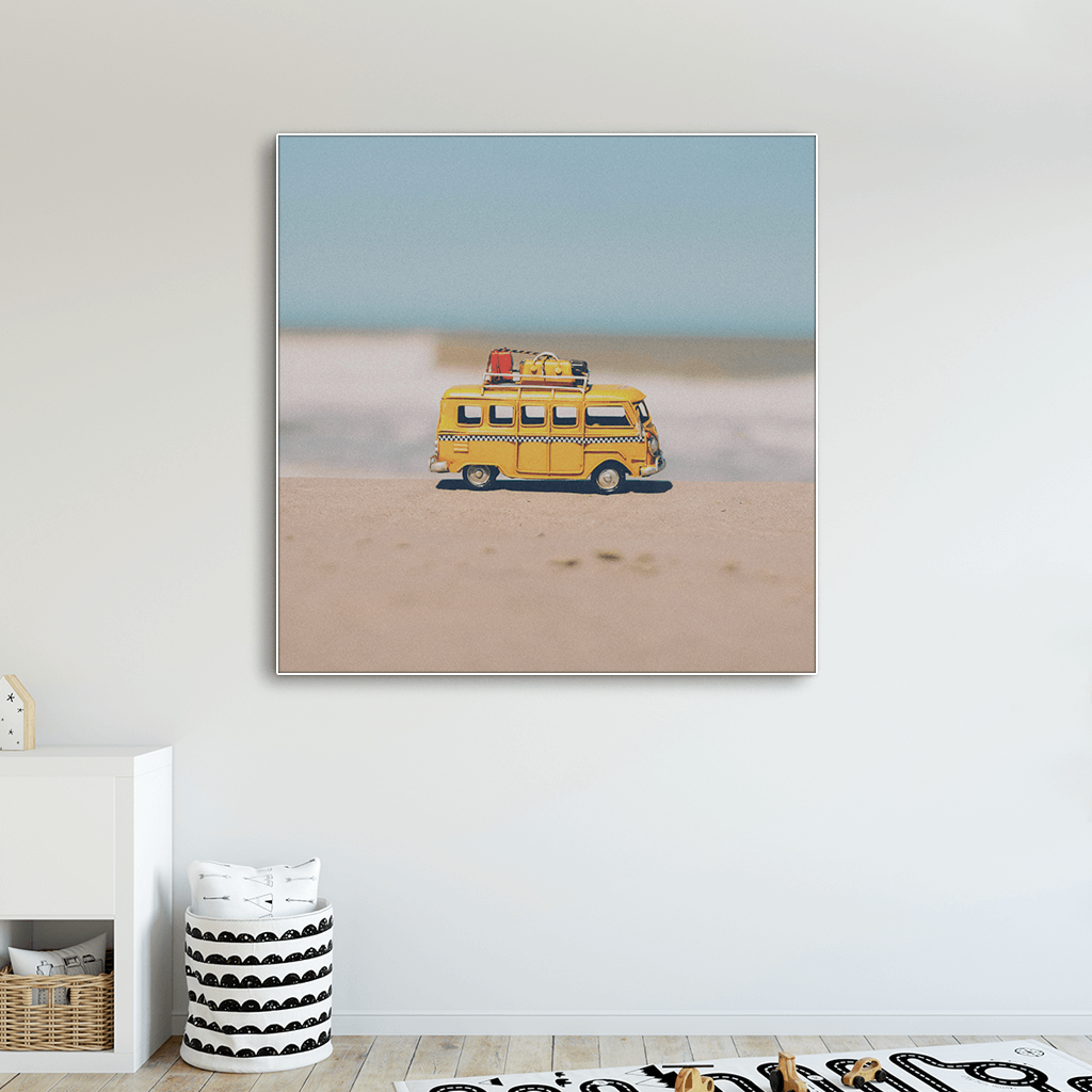 Yellow bus : One