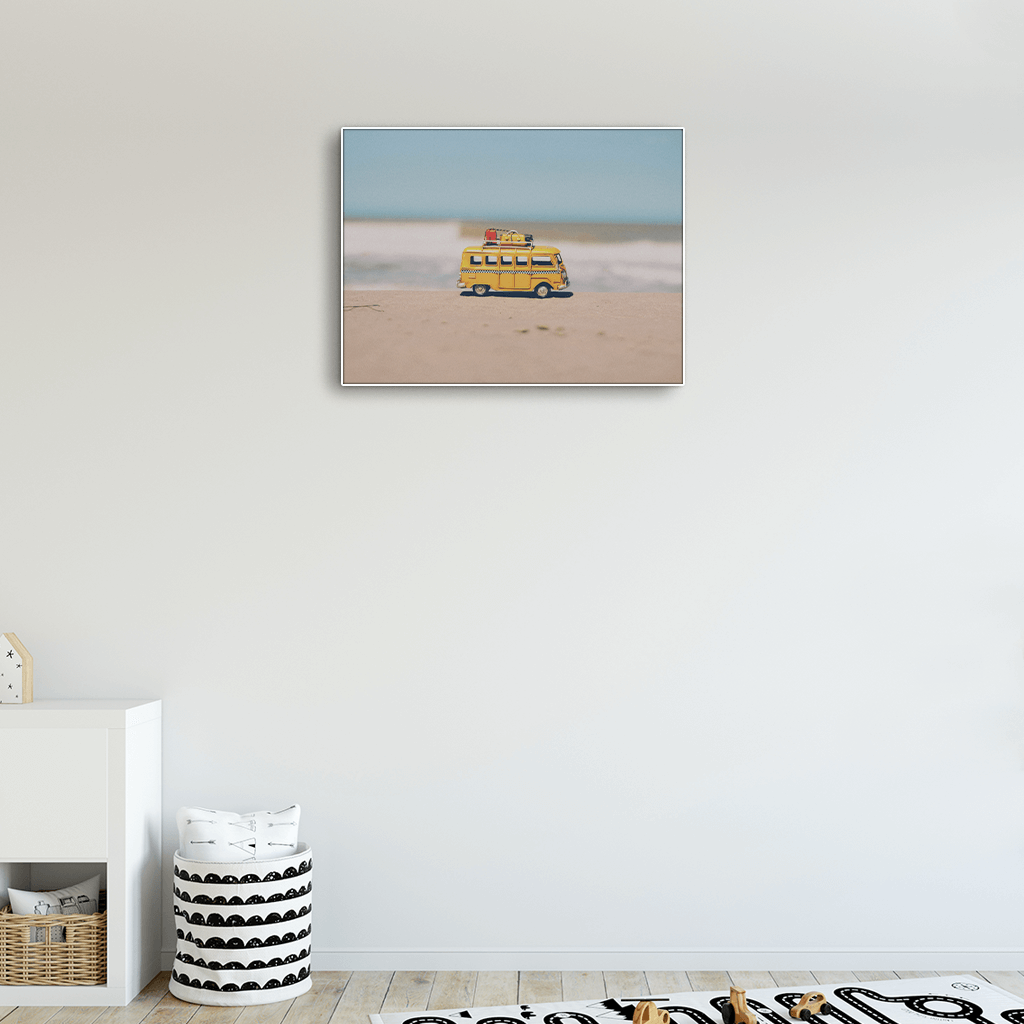 Yellow bus : One